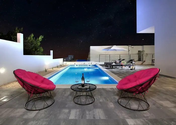 Navis Heated Pool * Makarska