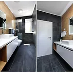 Navis Heated Pool Villa Makarska