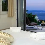 Navis Heated Pool Villa