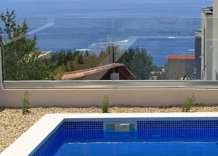 Navis Heated Pool * Makarska
